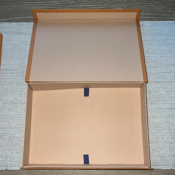 Authentic Louis Vuitton 3 piece set: gift box, ribbon Tissue Paper + Bag - Picture 4 of 7